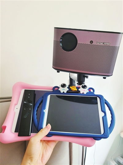 記者調查發現部分孩子和電子產品朝夕相伴 專家提醒年齡越小越應與電子產品 斷舍離
